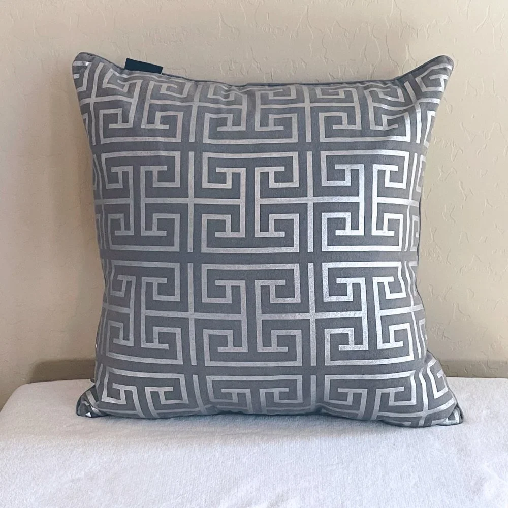 Max Studio Pillow Gray Silver Square Fluffy Throw Accent 19